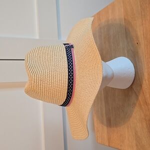 Women's hat